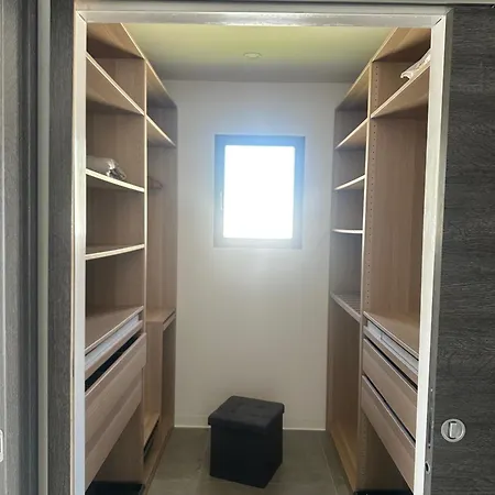 Spacieuse Standing De 220m2 A 5 Minutes Des Plages Aleria (Corsica)