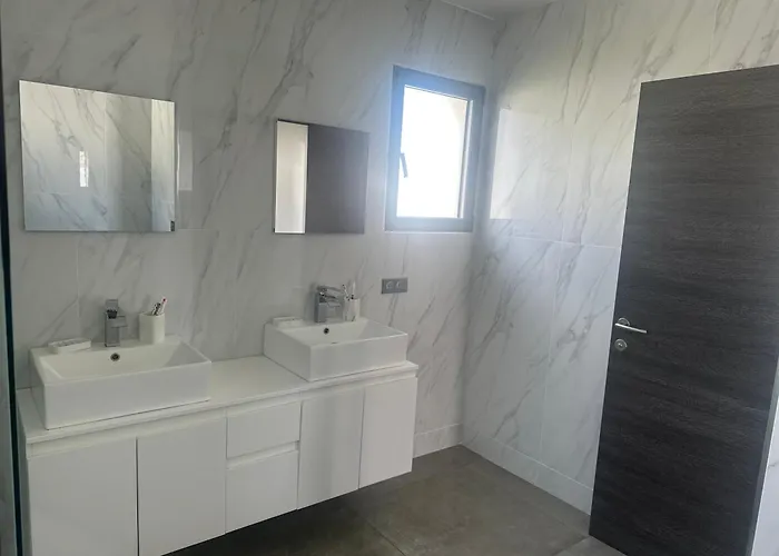 Spacieuse Standing De 220m2 * Aleria (Corsica)