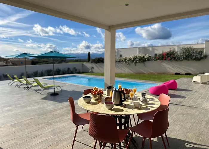 Spacieuse Standing De 220m2 Aleria (Corsica)