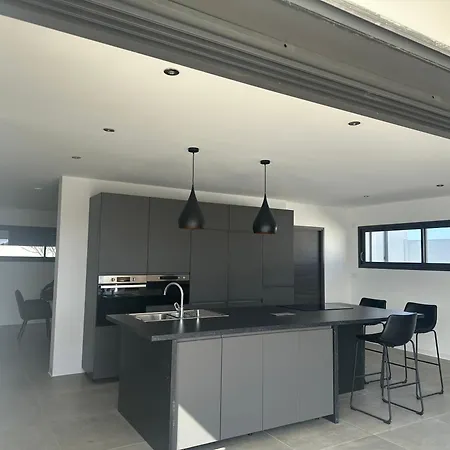 Spacieuse Standing De 220m2