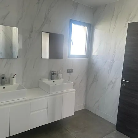 Spacieuse Standing De 220m2 * Aléria