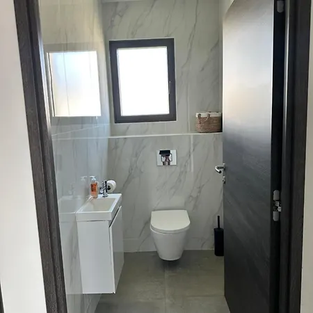 Spacieuse Standing De 220m2 A 5 Minutes Des Plages Feriehus Aléria